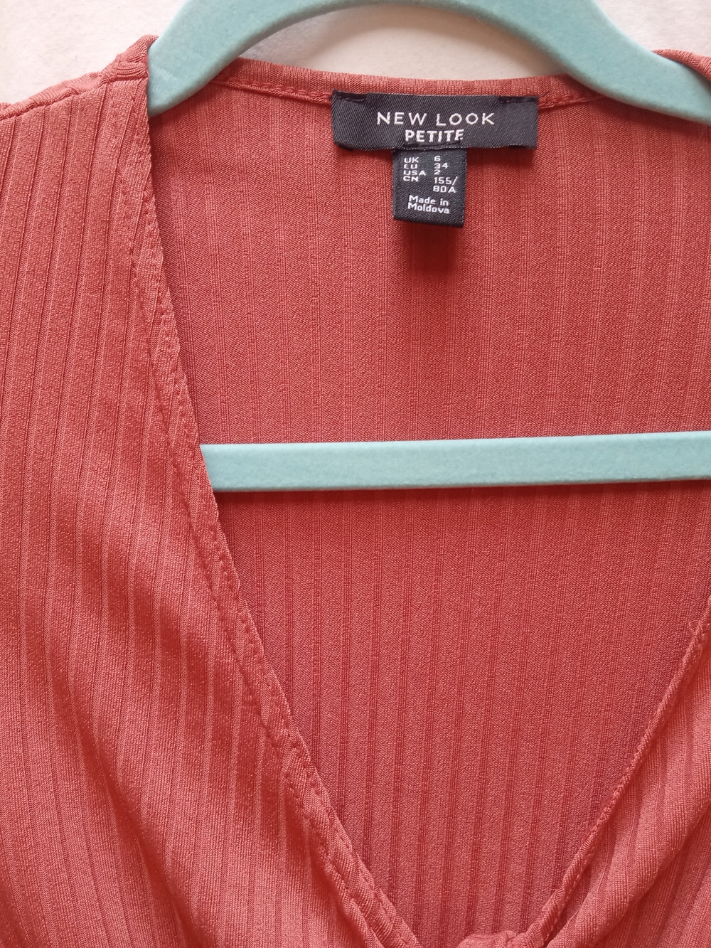 New Look Petite Rust Ribbed V-Neck Top - Picture 2 of 4
